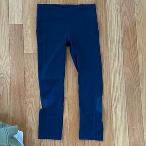 EUC Lululemon pace rival size 4